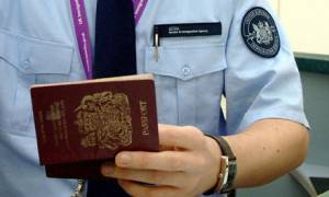 How to become an immigration officer