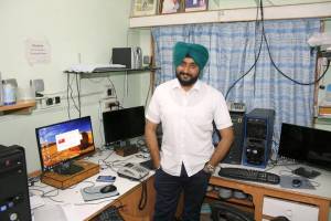Blogger Parminder Singh 