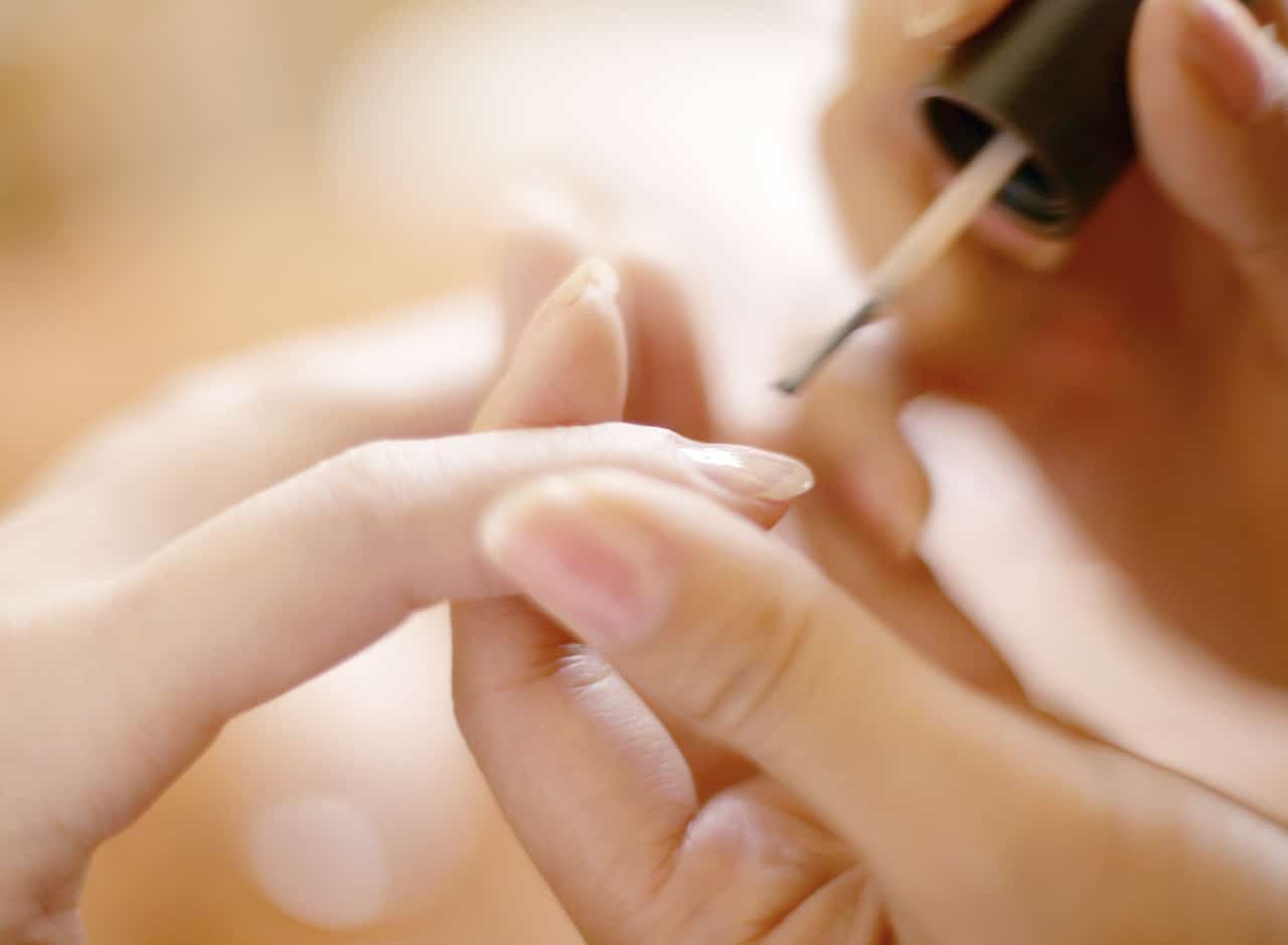 Keep Your Nails Safe While in a Nail Salon